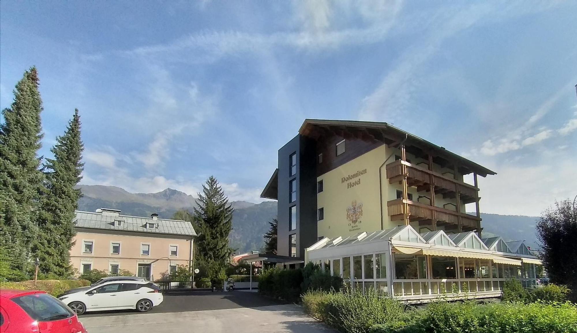 Dolomitenhotel Lienz Exteriör bild