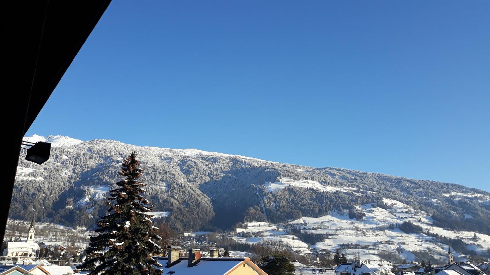 Dolomitenhotel Lienz Exteriör bild