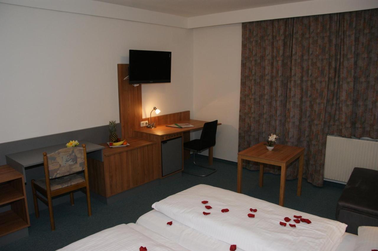 Dolomitenhotel Lienz Exteriör bild