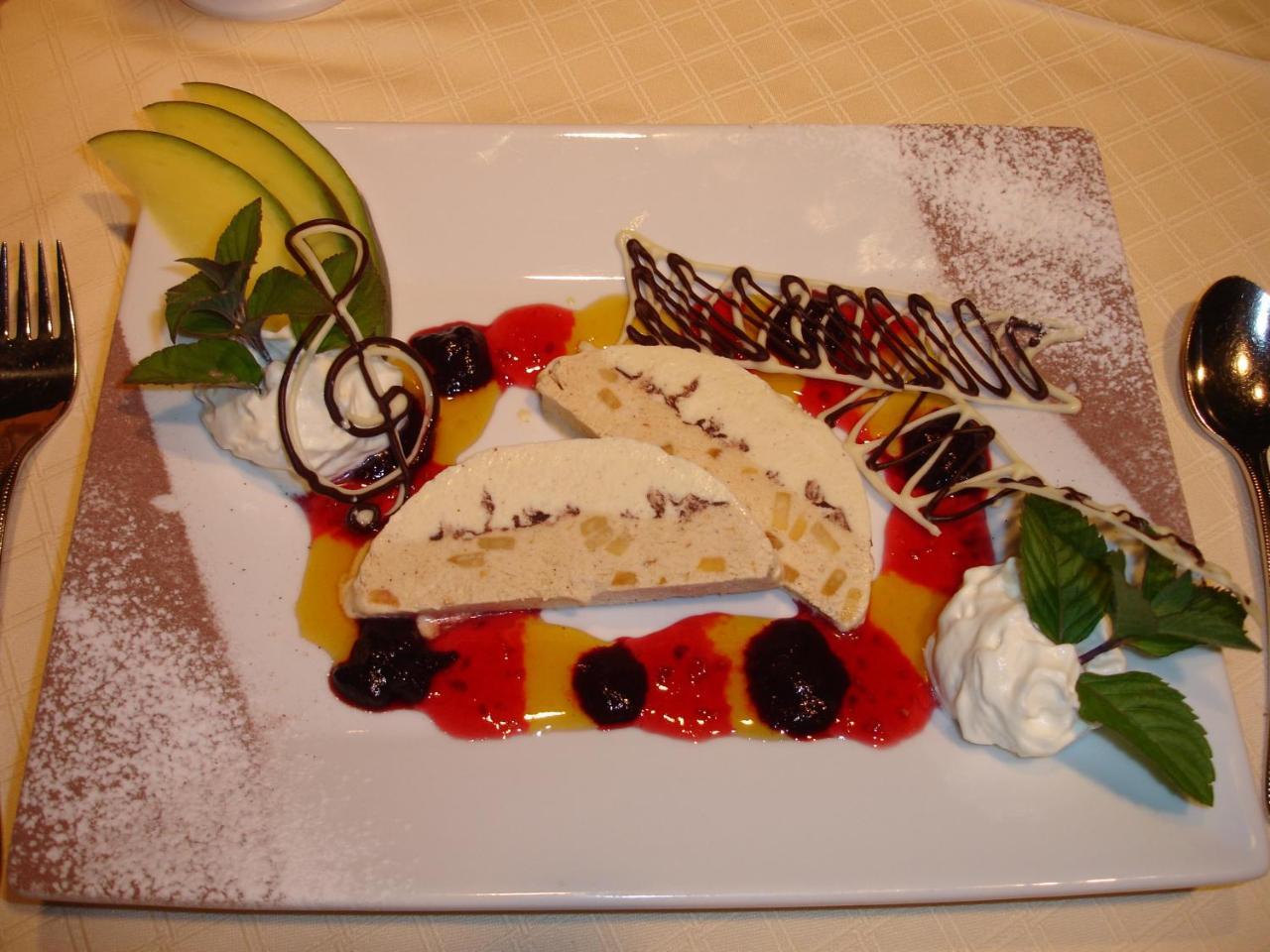 Dolomitenhotel Lienz Exteriör bild